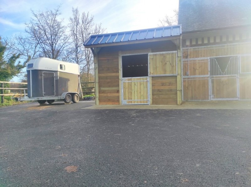 Boxes pour chevaux 