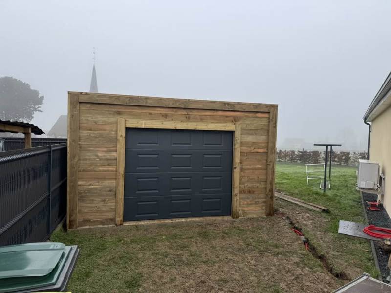 Pose d'un garage faux toit plat de 31,5m2 près de Bourg Achard